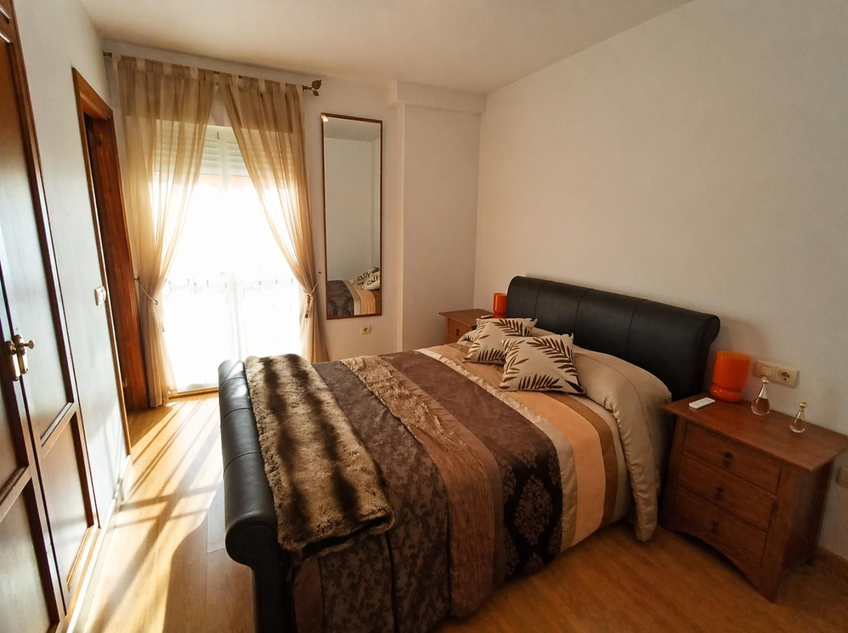 Se vende Apartamento Planta Media de 3 dormitorios en Costa Del Sol, Málaga, España