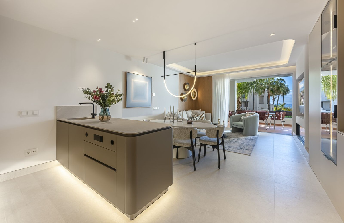 3 Bed Apartment for sale in New Golden Mile Costa Del Sol, Málaga, Spain