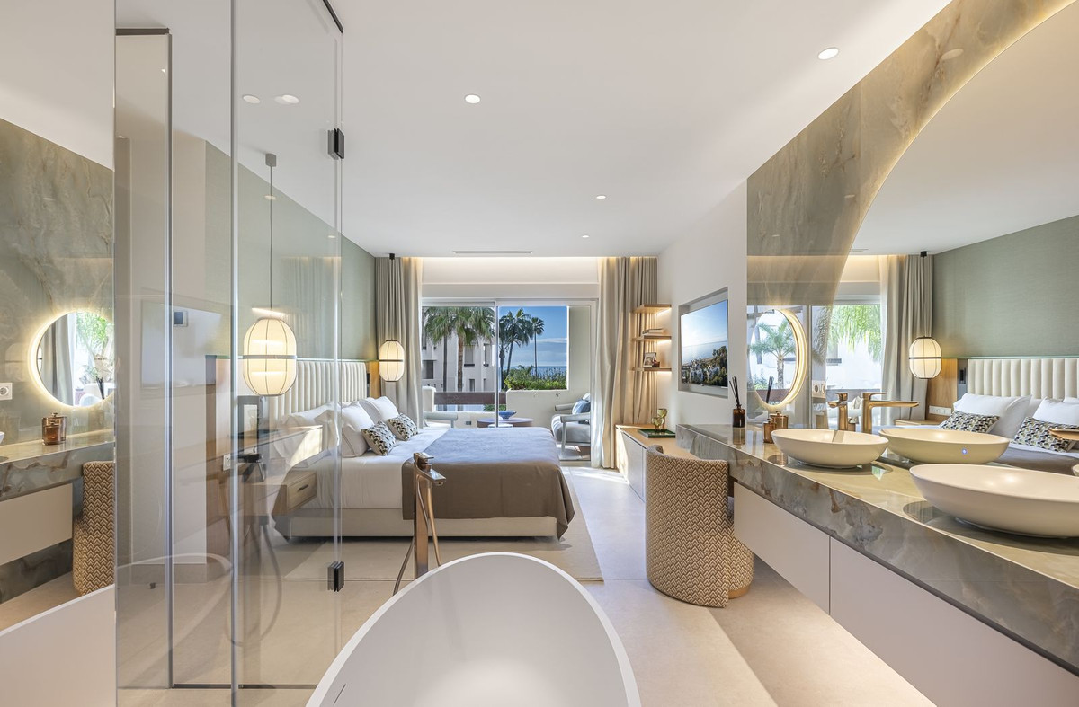 3 Bed Apartment for sale in New Golden Mile Costa Del Sol, Málaga, Spain