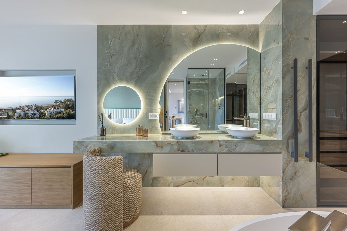 3 Bed Apartment for sale in New Golden Mile Costa Del Sol, Málaga, Spain