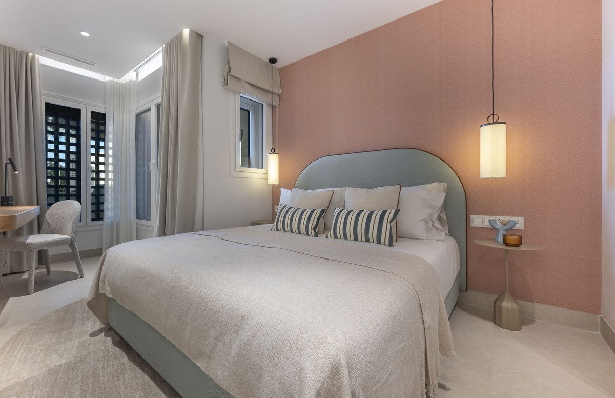 3 Bed Apartment for sale in New Golden Mile Costa Del Sol, Málaga, Spain
