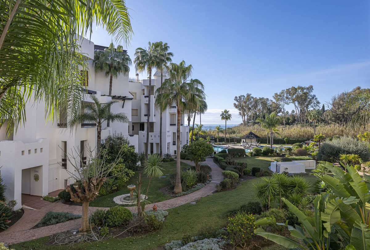 3 Bed Apartment for sale in New Golden Mile Costa Del Sol, Málaga, Spain