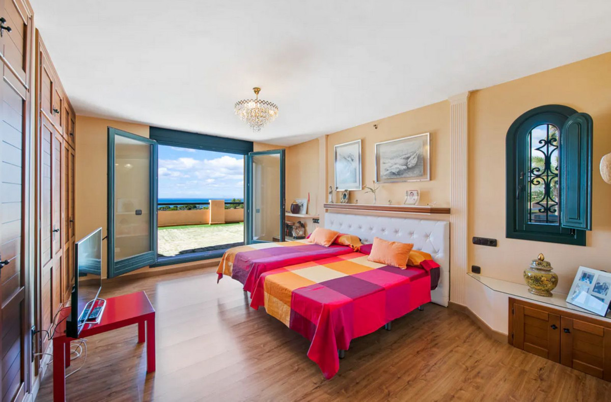 Se vende Villa - Chalet de 6 dormitorios en Costa Del Sol, Málaga, España