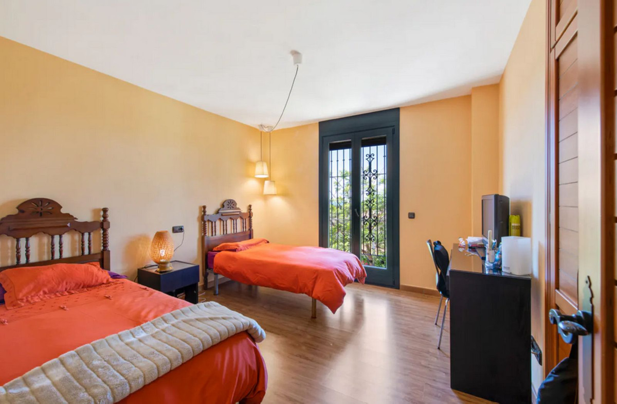 Se vende Villa - Chalet de 6 dormitorios en Costa Del Sol, Málaga, España
