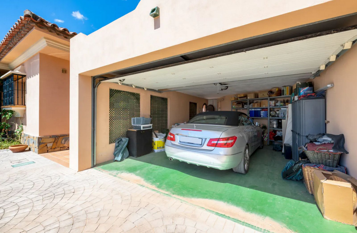Se vende Villa - Chalet de 6 dormitorios en Costa Del Sol, Málaga, España