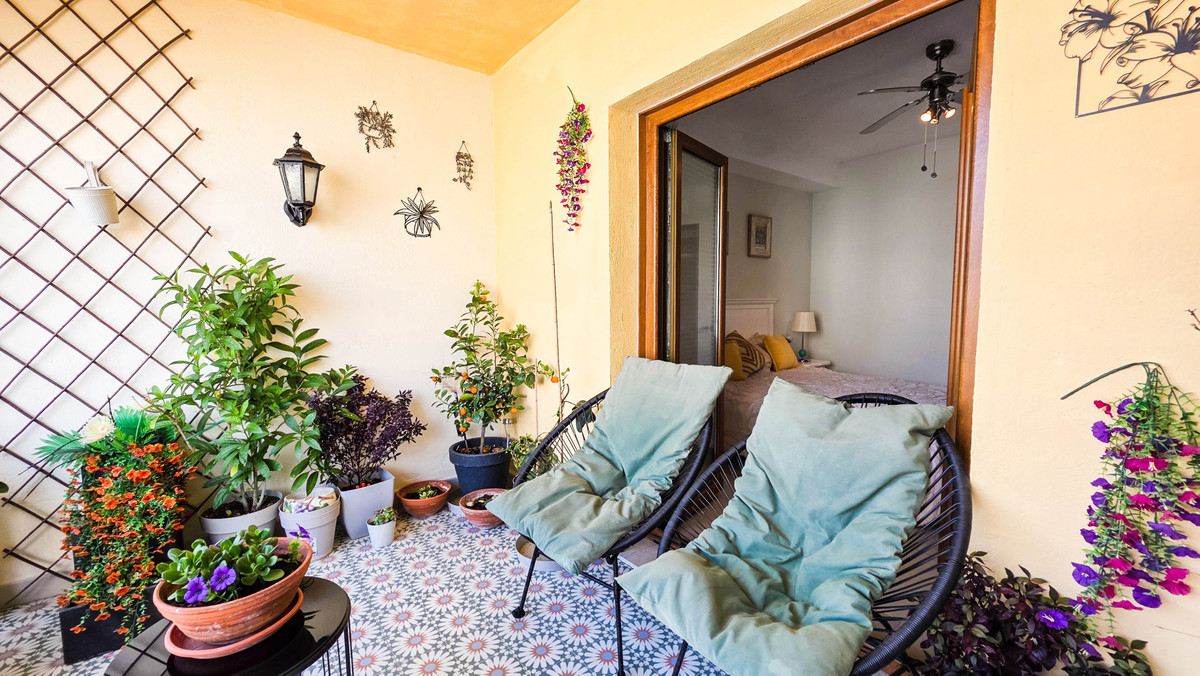 3 Bed Apartment for sale in La Duquesa Costa Del Sol, Málaga, Spain
