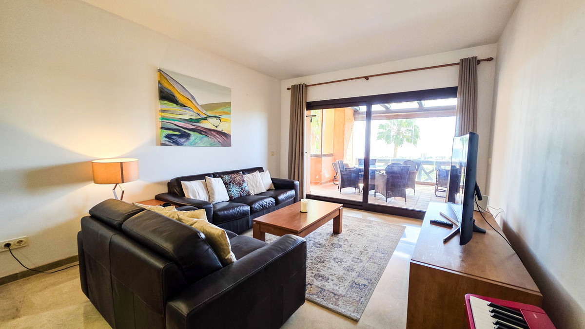 3 Bed Apartment for sale in La Duquesa Costa Del Sol, Málaga, Spain