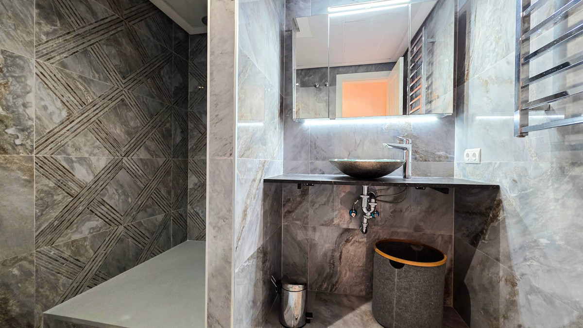 3 Bed Apartment for sale in La Duquesa Costa Del Sol, Málaga, Spain
