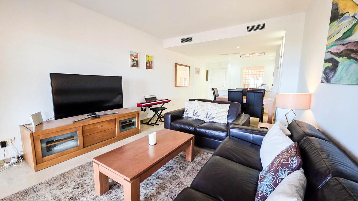 3 Bed Apartment for sale in La Duquesa Costa Del Sol, Málaga, Spain