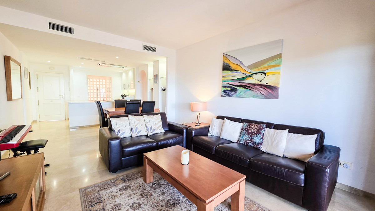3 Bed Apartment for sale in La Duquesa Costa Del Sol, Málaga, Spain