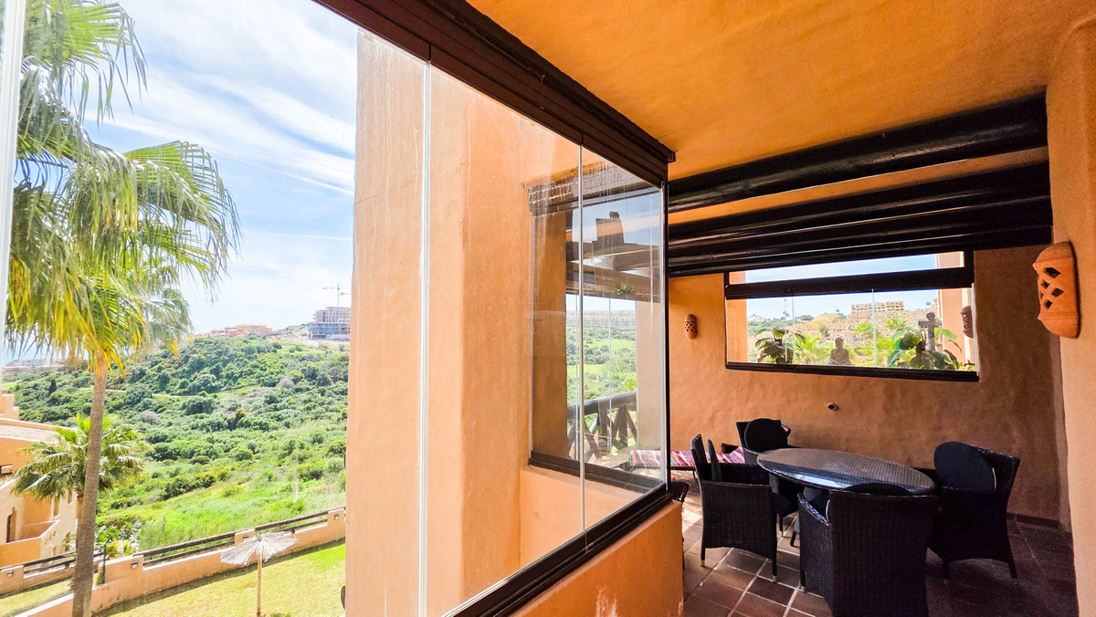 3 Bed Apartment for sale in La Duquesa Costa Del Sol, Málaga, Spain