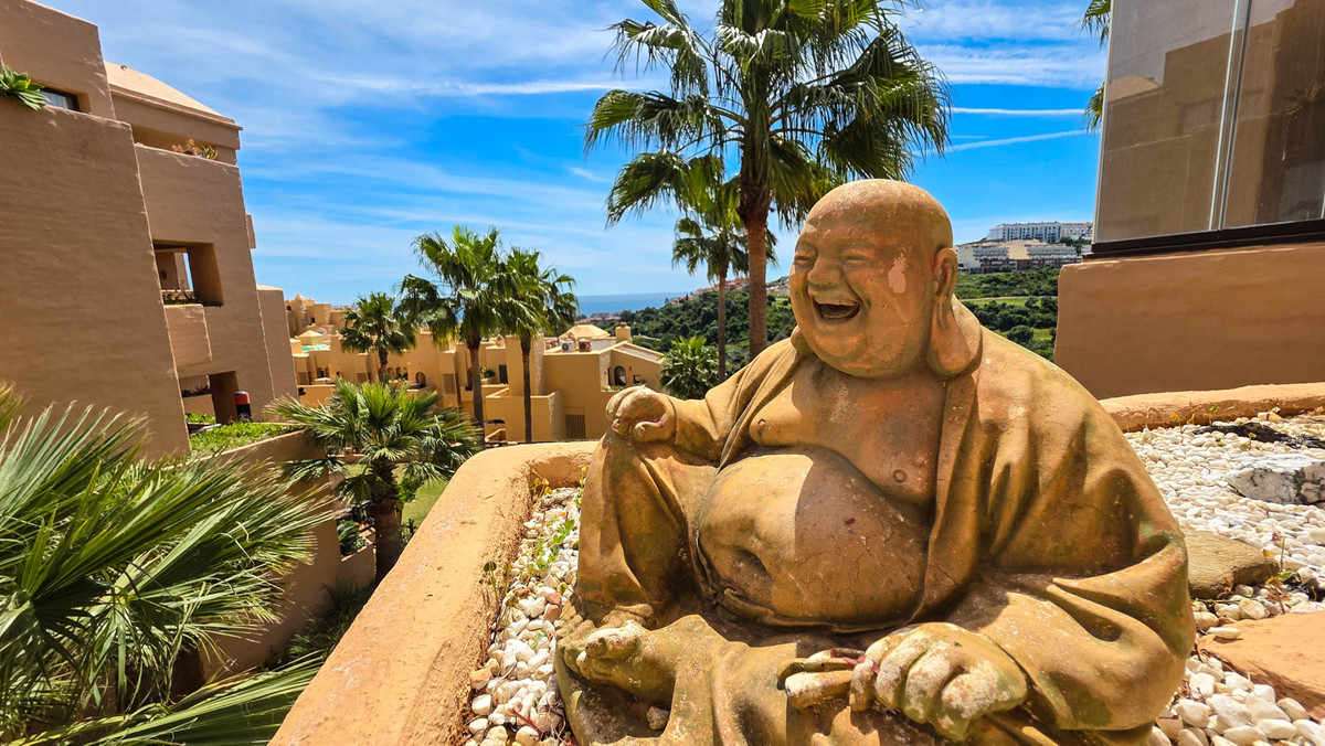 3 Bed Apartment for sale in La Duquesa Costa Del Sol, Málaga, Spain