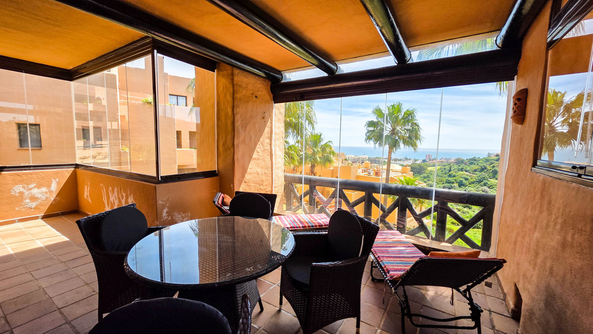 3 Bed Apartment for sale in La Duquesa Costa Del Sol, Málaga, Spain