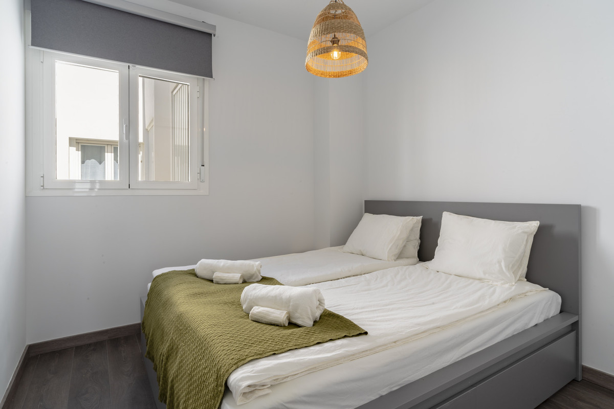 3 Bed Apartment for sale in Estepona Costa Del Sol, Málaga, Spain