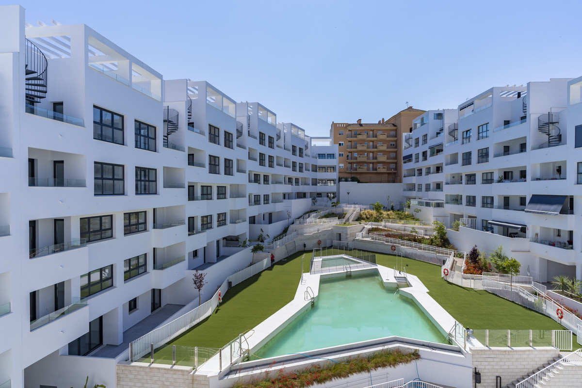 3 Bed Apartment for sale in Estepona Costa Del Sol, Málaga, Spain