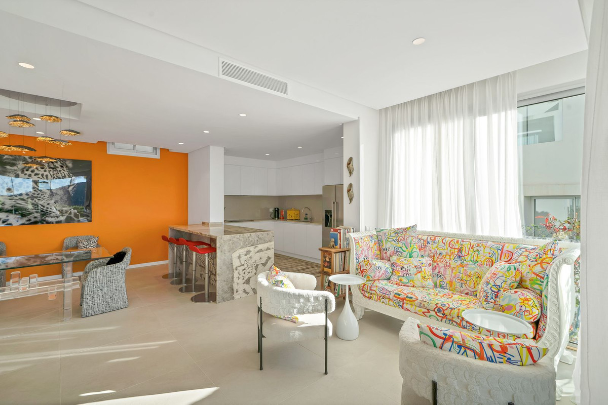 3 Bed Apartment for sale in Benahavís Costa Del Sol, Málaga, Spain