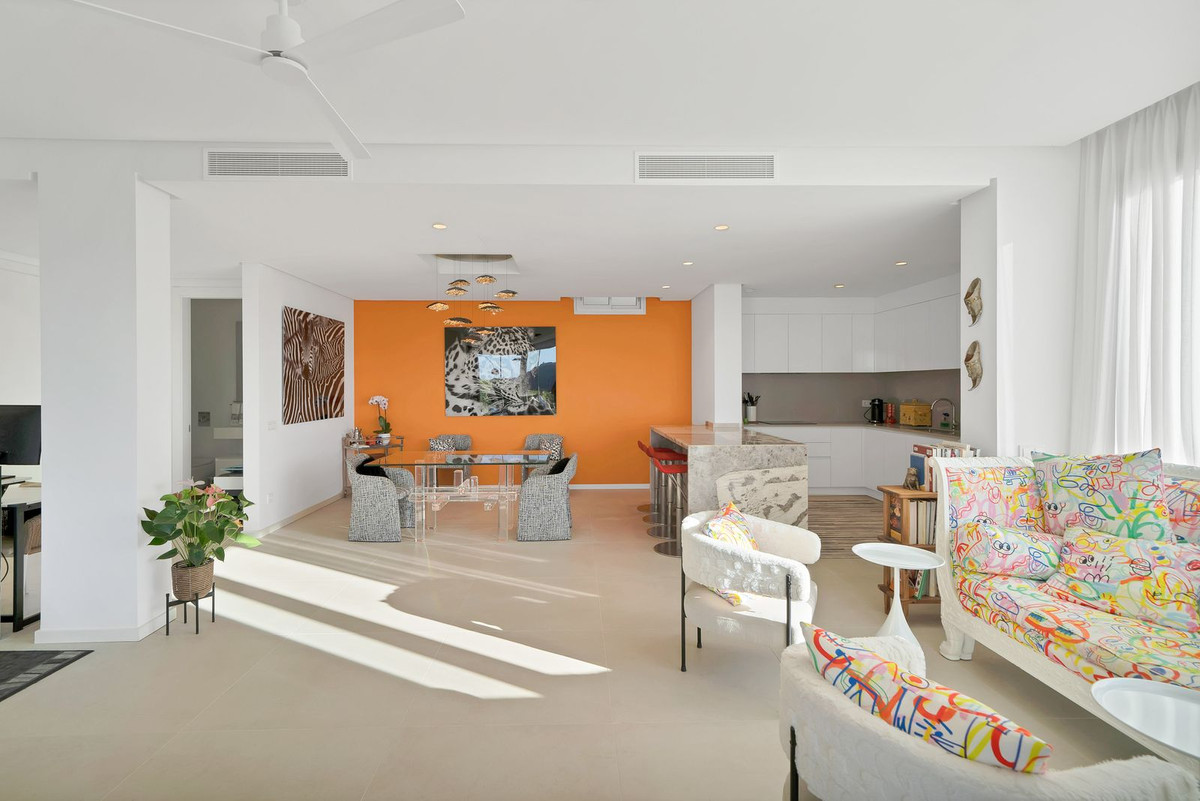 3 Bed Apartment for sale in Benahavís Costa Del Sol, Málaga, Spain