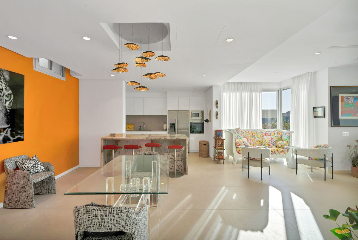 3 Bed Apartment for sale in Benahavís Costa Del Sol, Málaga, Spain
