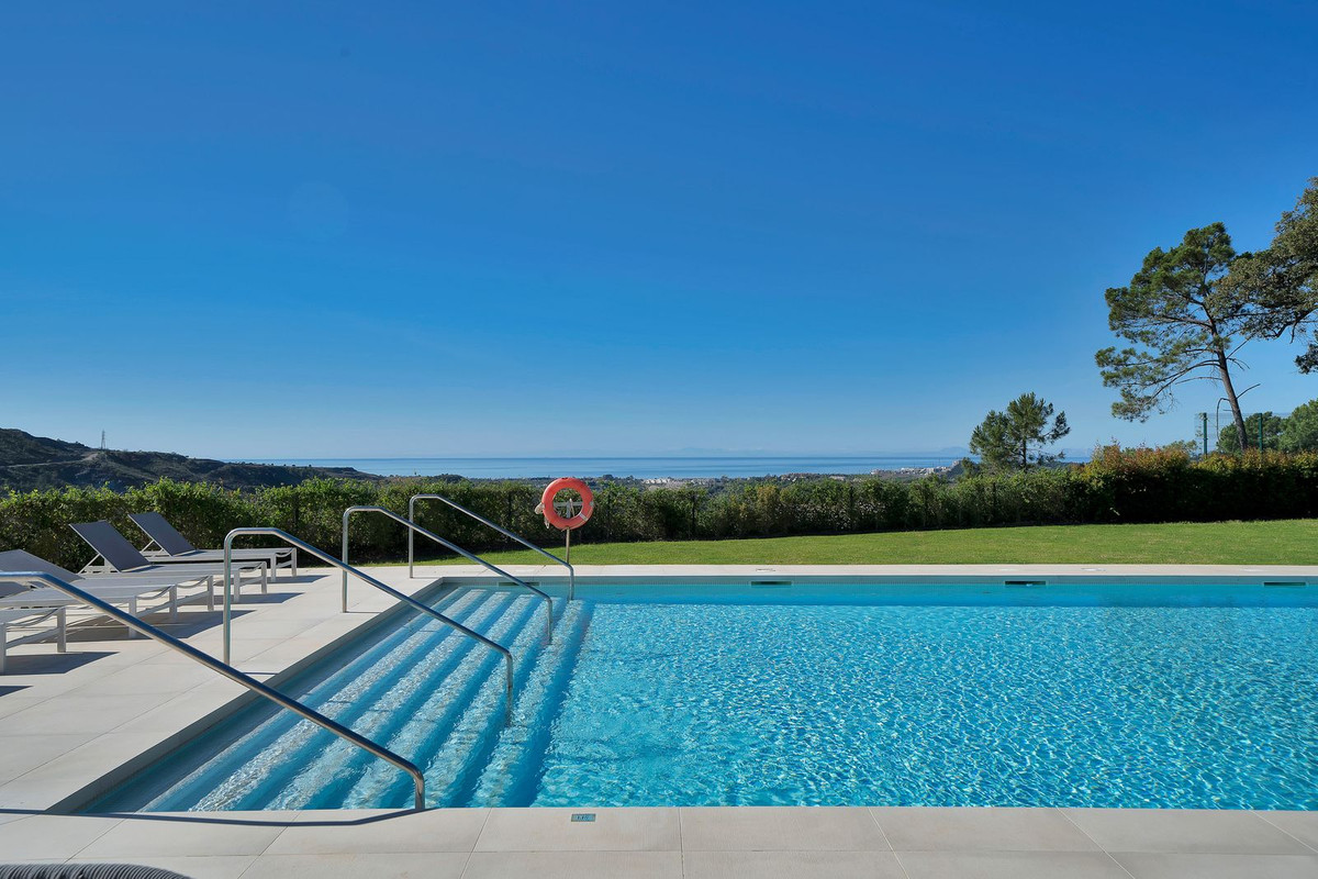 3 Bed Apartment for sale in Benahavís Costa Del Sol, Málaga, Spain