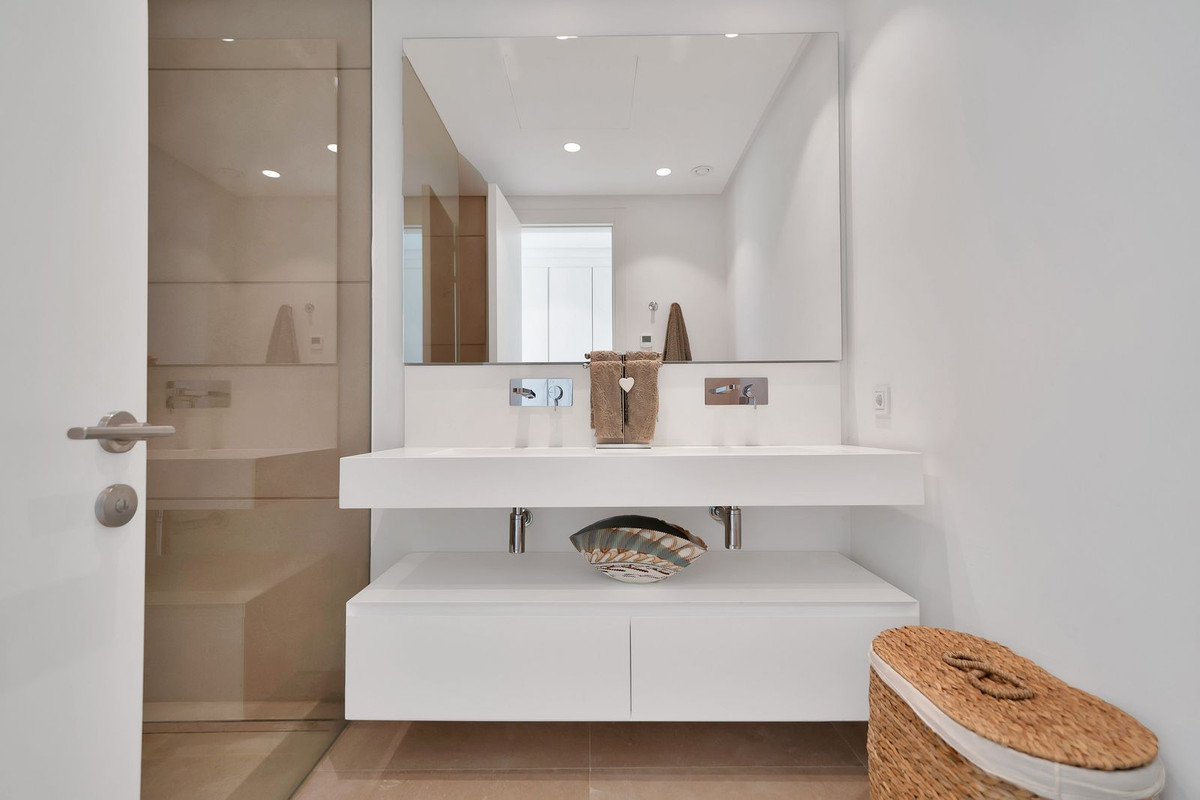 3 Bed Apartment for sale in Benahavís Costa Del Sol, Málaga, Spain