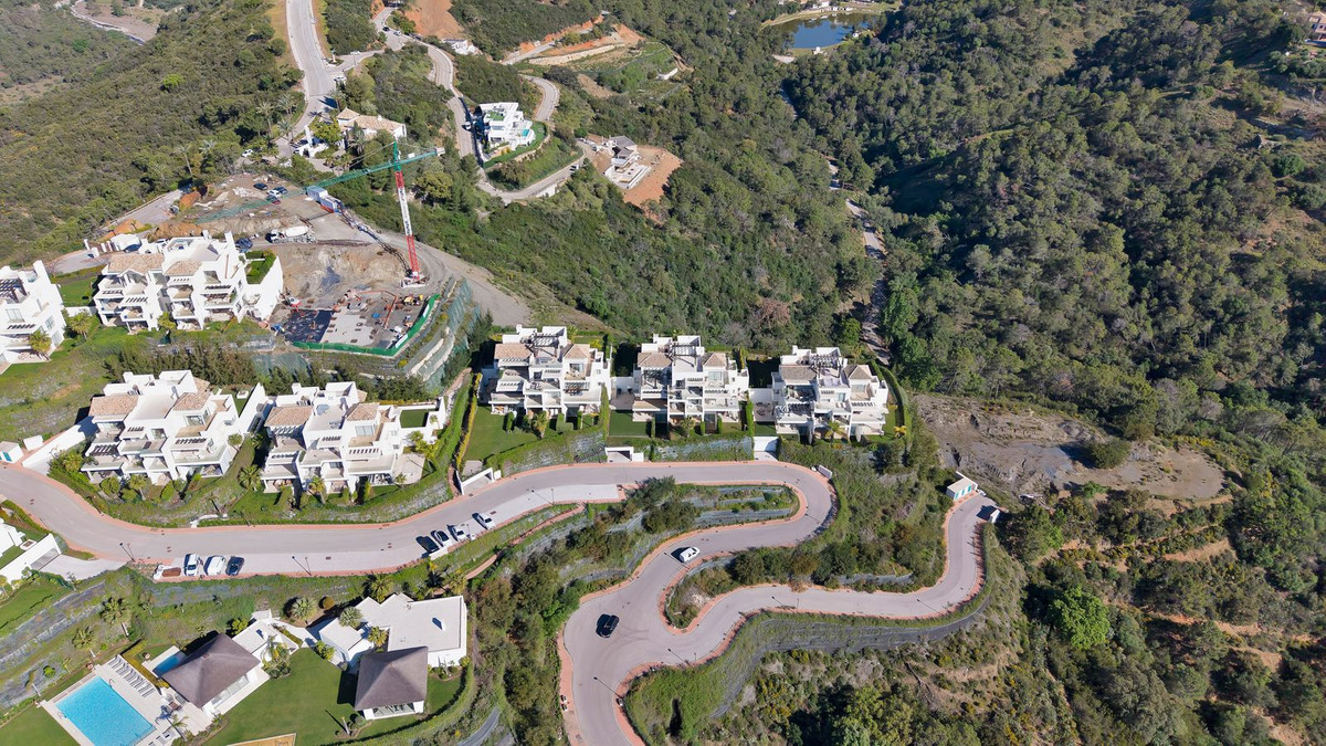 3 Bed Apartment for sale in Benahavís Costa Del Sol, Málaga, Spain