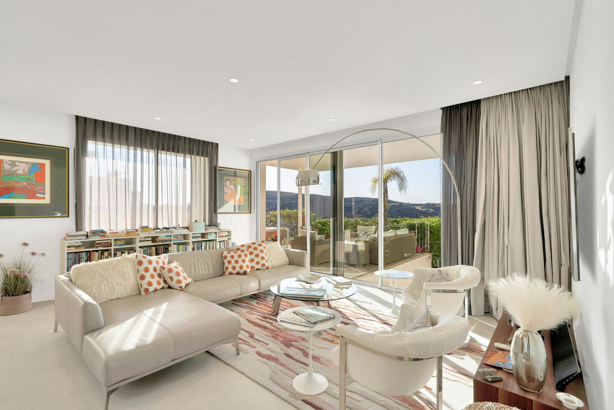 3 Bed Apartment for sale in Benahavís Costa Del Sol, Málaga, Spain