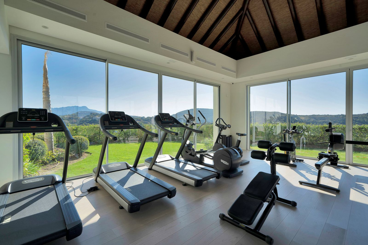 3 Bed Apartment for sale in Benahavís Costa Del Sol, Málaga, Spain