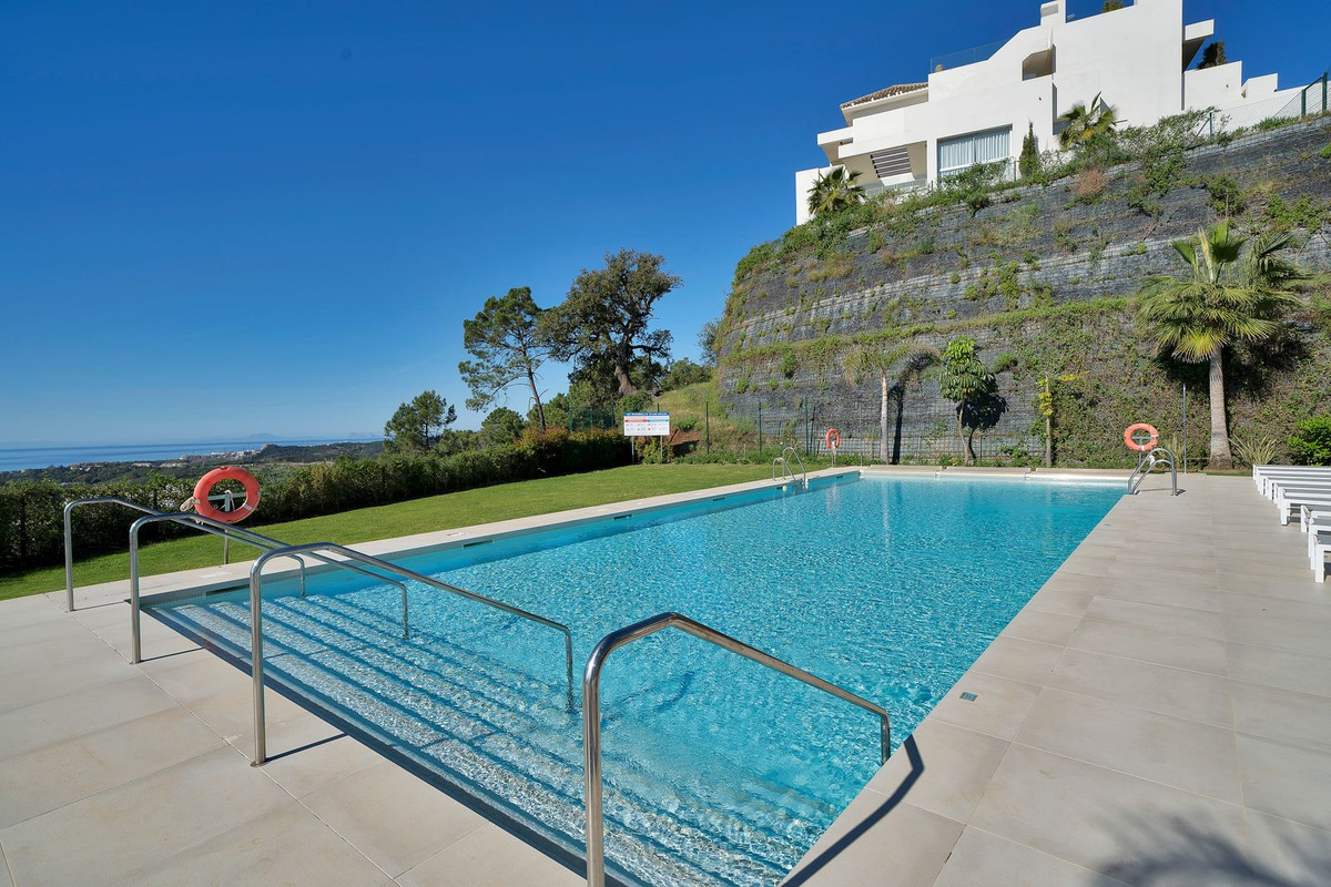 3 Bed Apartment for sale in Benahavís Costa Del Sol, Málaga, Spain