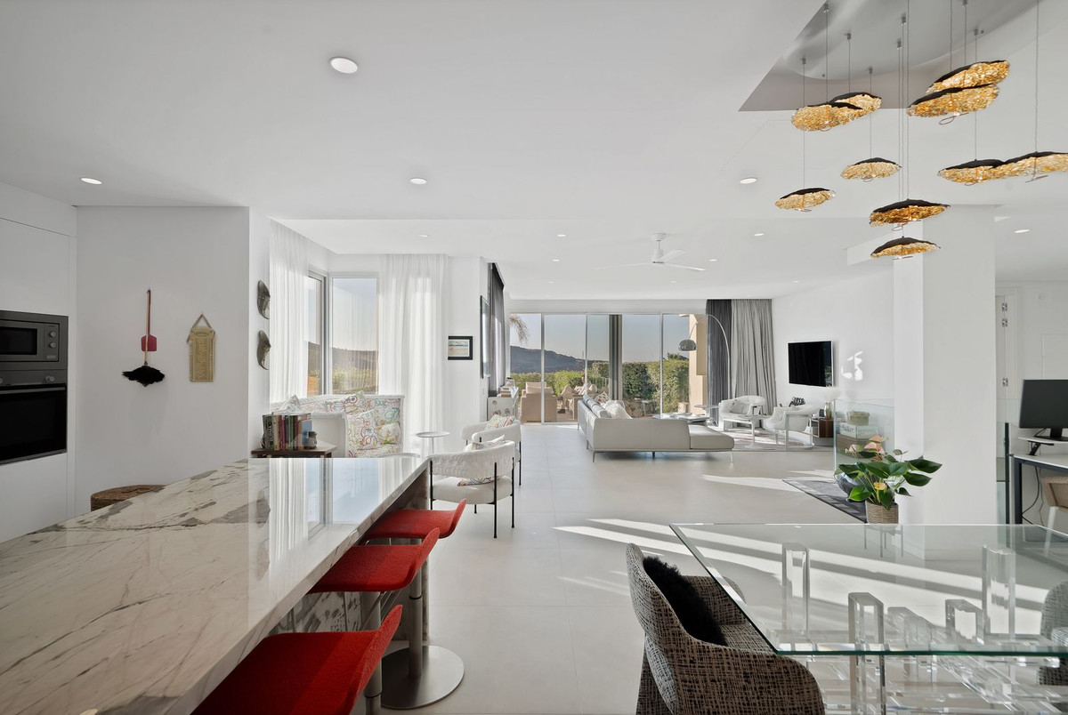 3 Bed Apartment for sale in Benahavís Costa Del Sol, Málaga, Spain