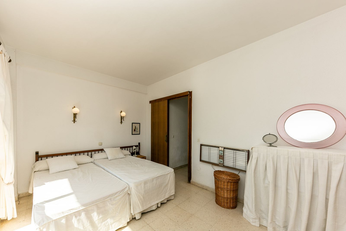 3 Bed Apartment for sale in Fuengirola Costa Del Sol, Málaga, Spain