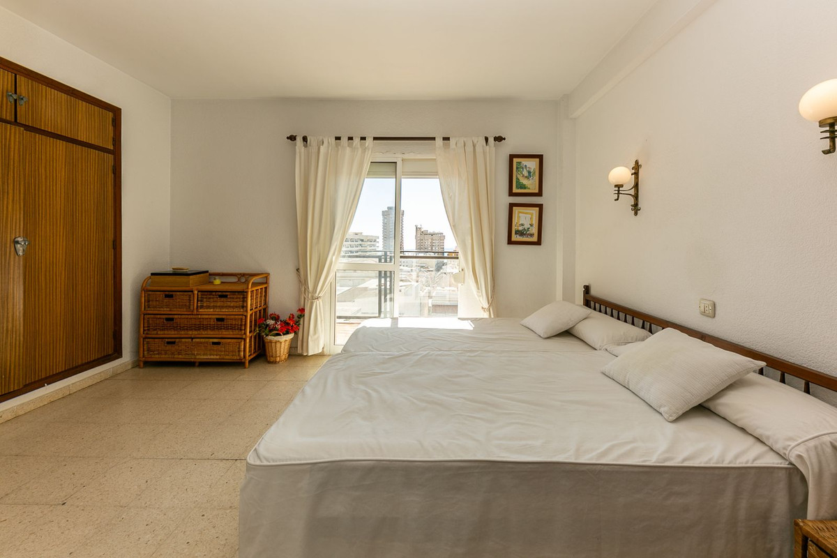 3 Bed Apartment for sale in Fuengirola Costa Del Sol, Málaga, Spain