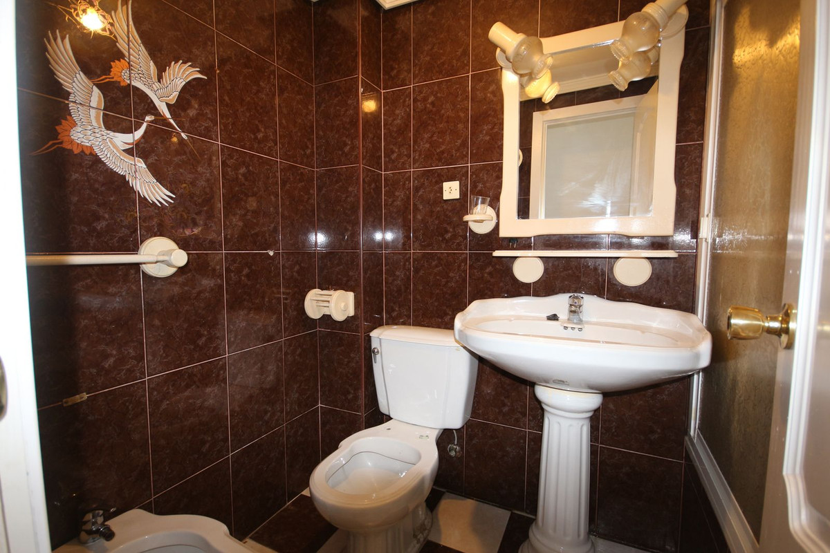Se vende Apartamento Planta Media de 4 dormitorios en Costa Del Sol, Málaga, España