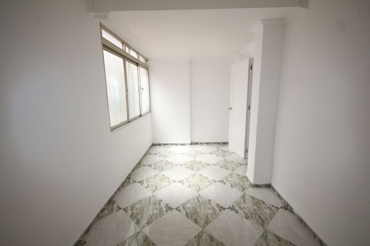 Se vende Apartamento Planta Media de 4 dormitorios en Costa Del Sol, Málaga, España
