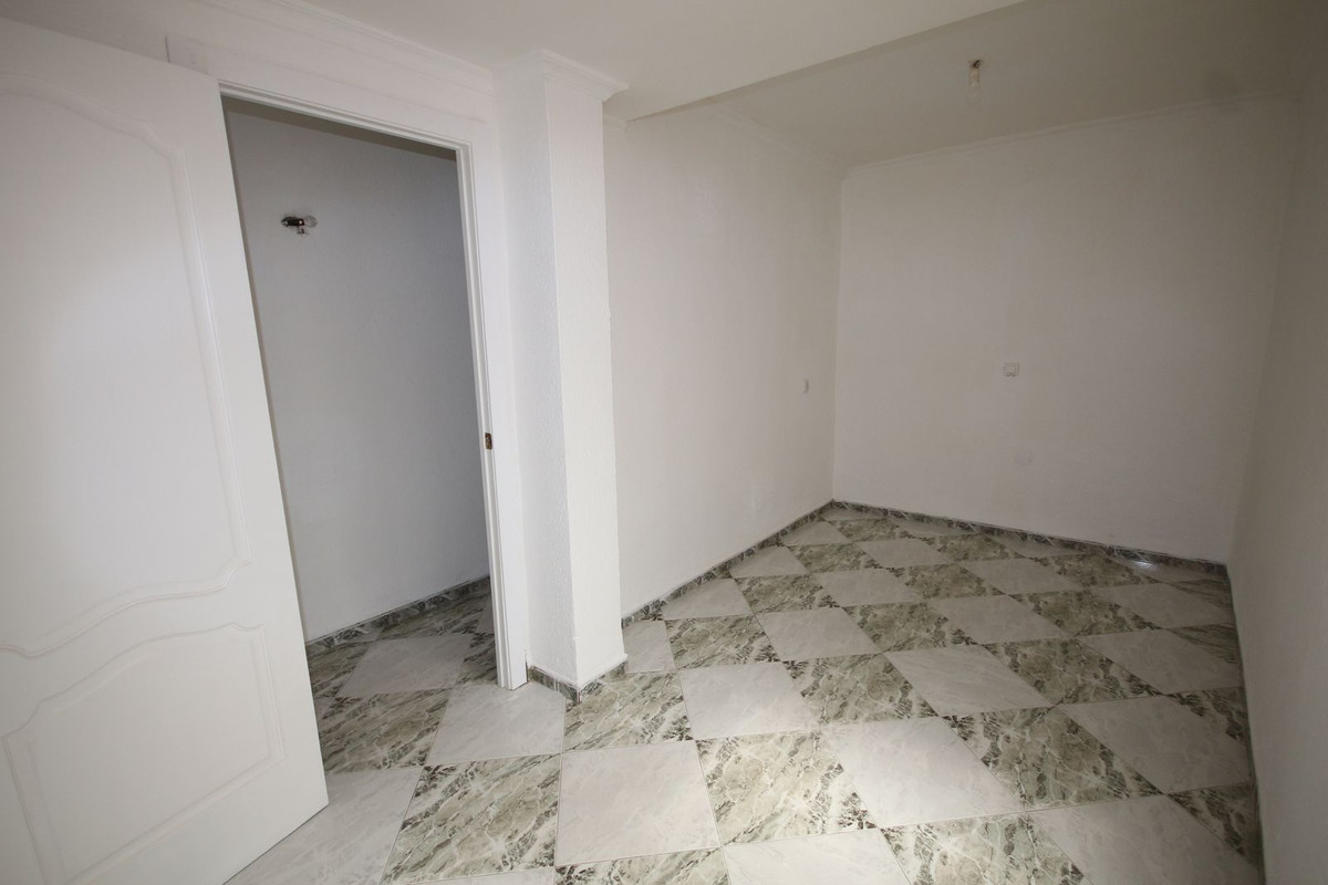Se vende Apartamento Planta Media de 4 dormitorios en Costa Del Sol, Málaga, España