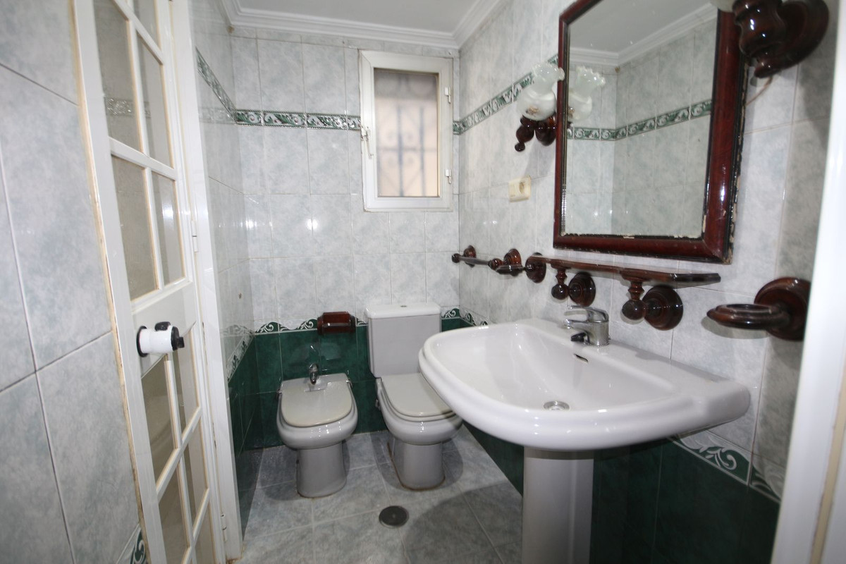 Se vende Apartamento Planta Media de 4 dormitorios en Costa Del Sol, Málaga, España