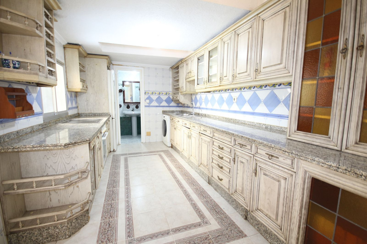 Se vende Apartamento Planta Media de 4 dormitorios en Costa Del Sol, Málaga, España