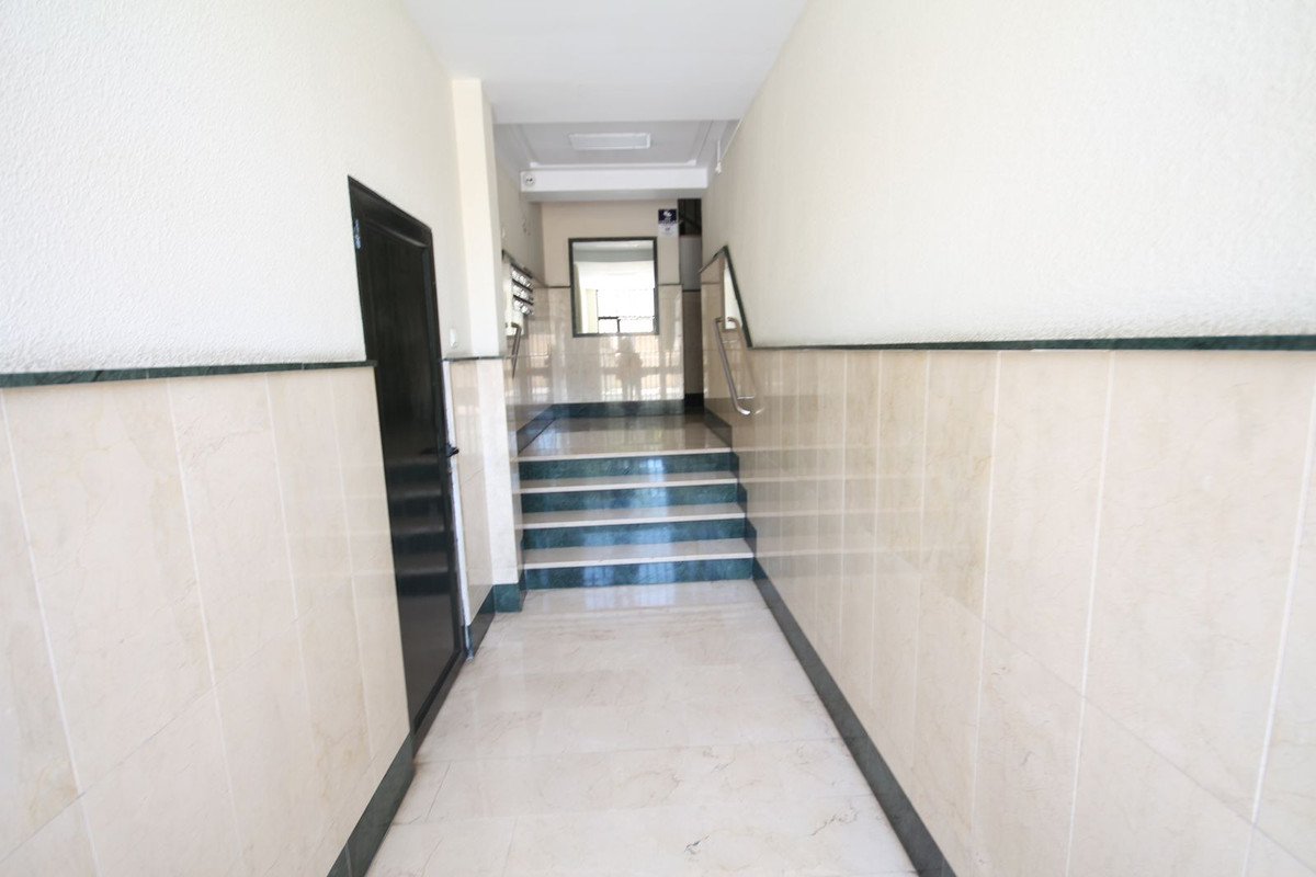 Se vende Apartamento Planta Media de 4 dormitorios en Costa Del Sol, Málaga, España