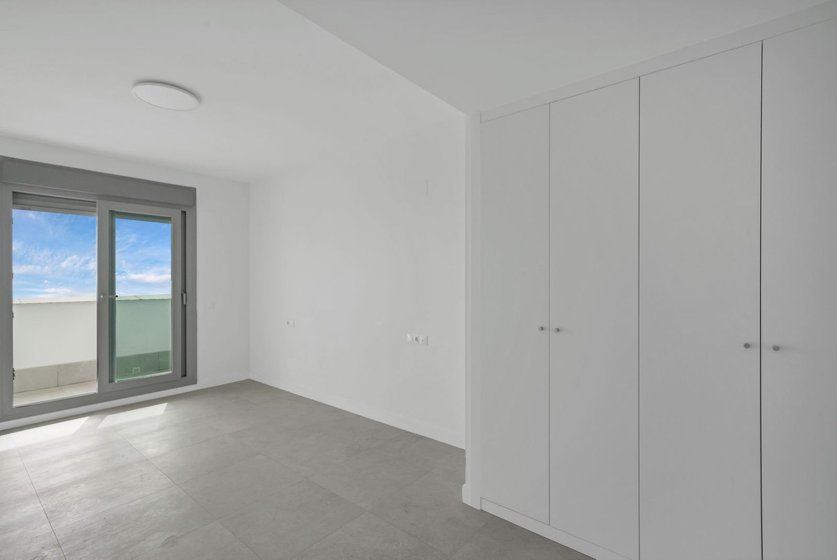 Se vende Apartamento Planta Media de 2 dormitorios en Costa Del Sol, Málaga, España