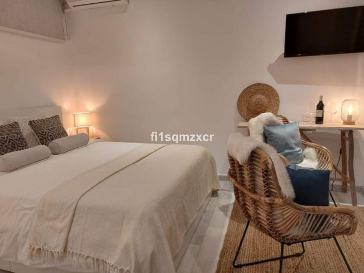 3 Bed Apartment for sale in Marbella Costa Del Sol, Málaga, Spain