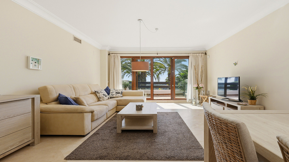 Se vende Apartamento Planta Media de 2 dormitorios en Costa Del Sol, Málaga, España