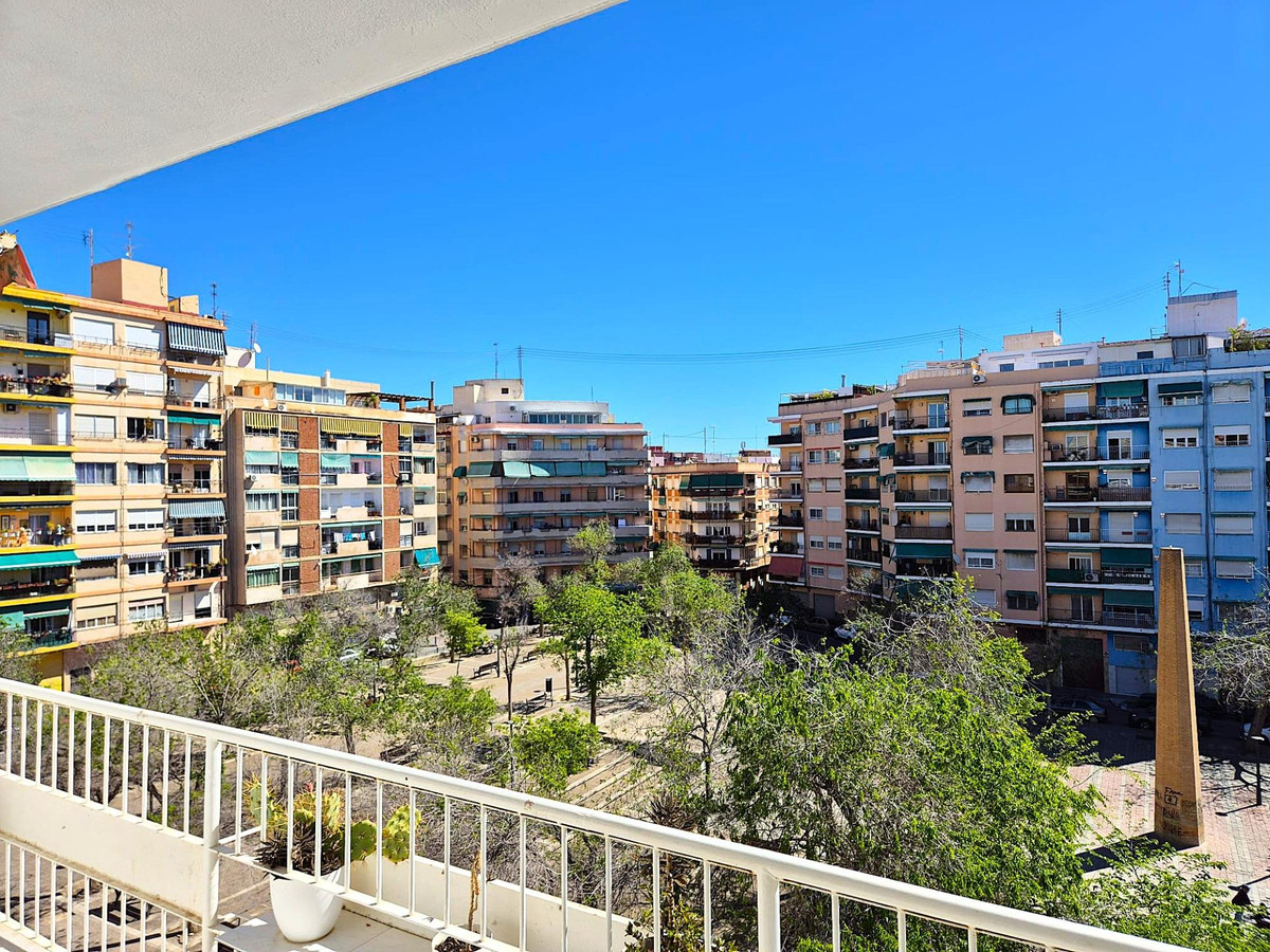 Se vende Apartamento Planta Media de 3 dormitorios en Costa Blanca, Alicante, España