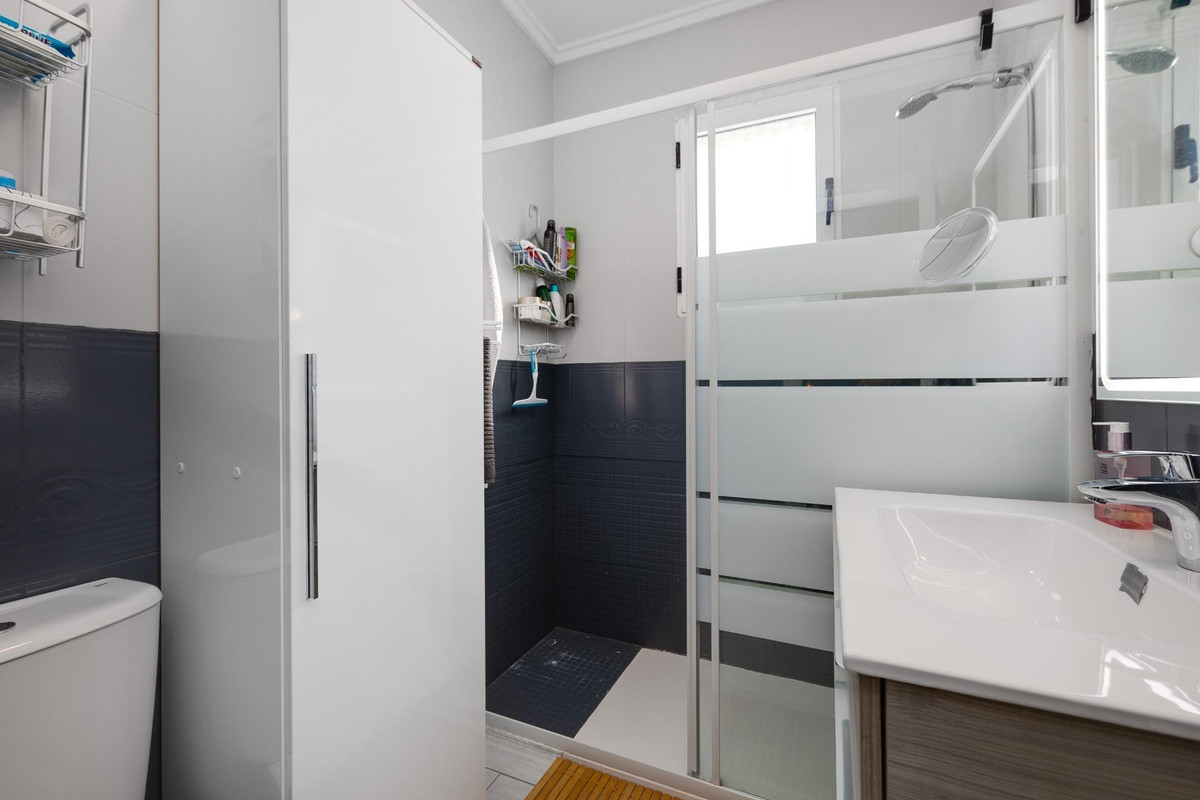 Se vende Pareada de 3 dormitorios en Costa Blanca, Alicante, España