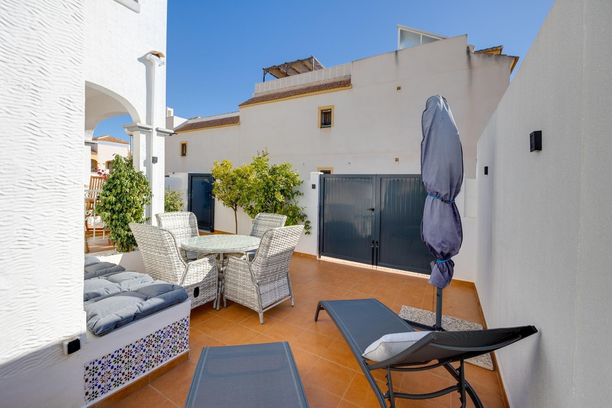 Se vende Pareada de 3 dormitorios en Costa Blanca, Alicante, España
