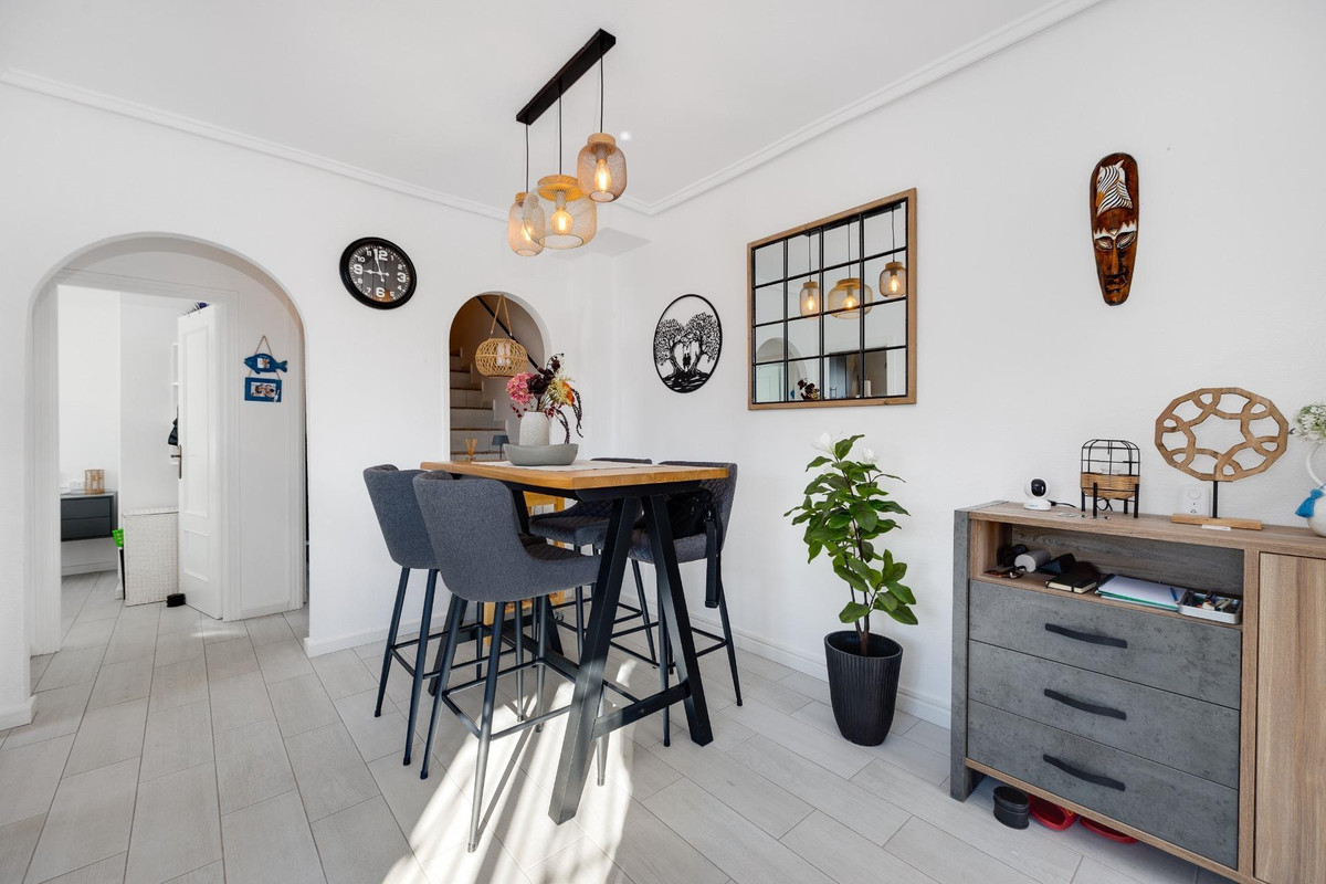 Se vende Pareada de 3 dormitorios en Costa Blanca, Alicante, España