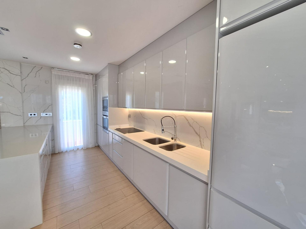 2 Bed Townhouse for sale in Torrevieja Costa Blanca, Alicante, Spain