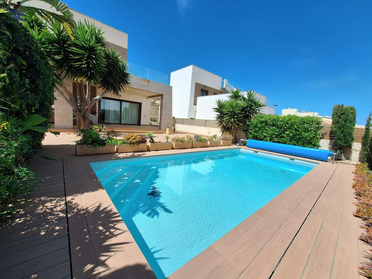 2 Bed Townhouse for sale in Torrevieja Costa Blanca, Alicante, Spain