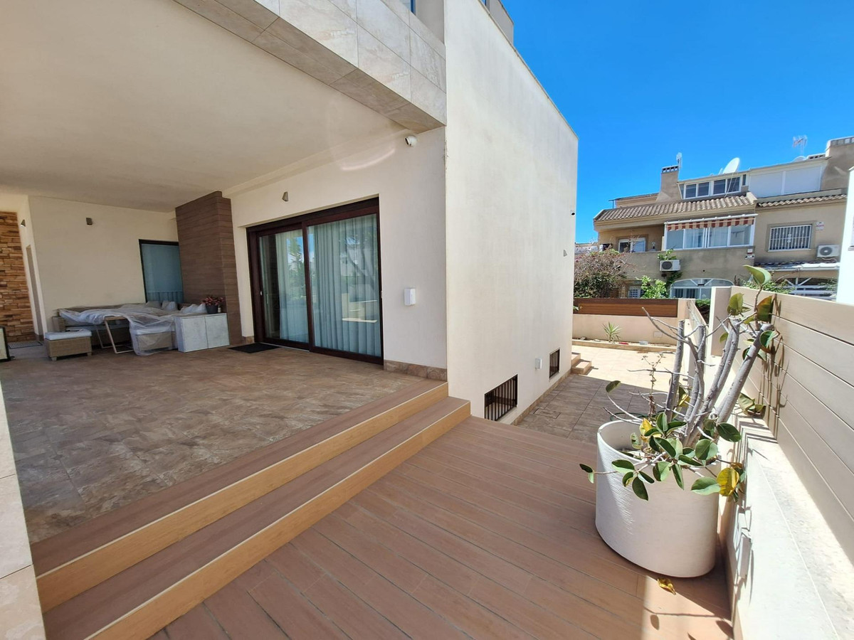 2 Bed Townhouse for sale in Torrevieja Costa Blanca, Alicante, Spain