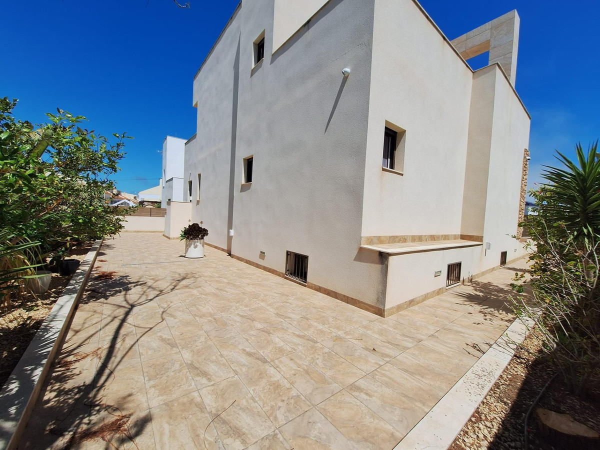 2 Bed Townhouse for sale in Torrevieja Costa Blanca, Alicante, Spain