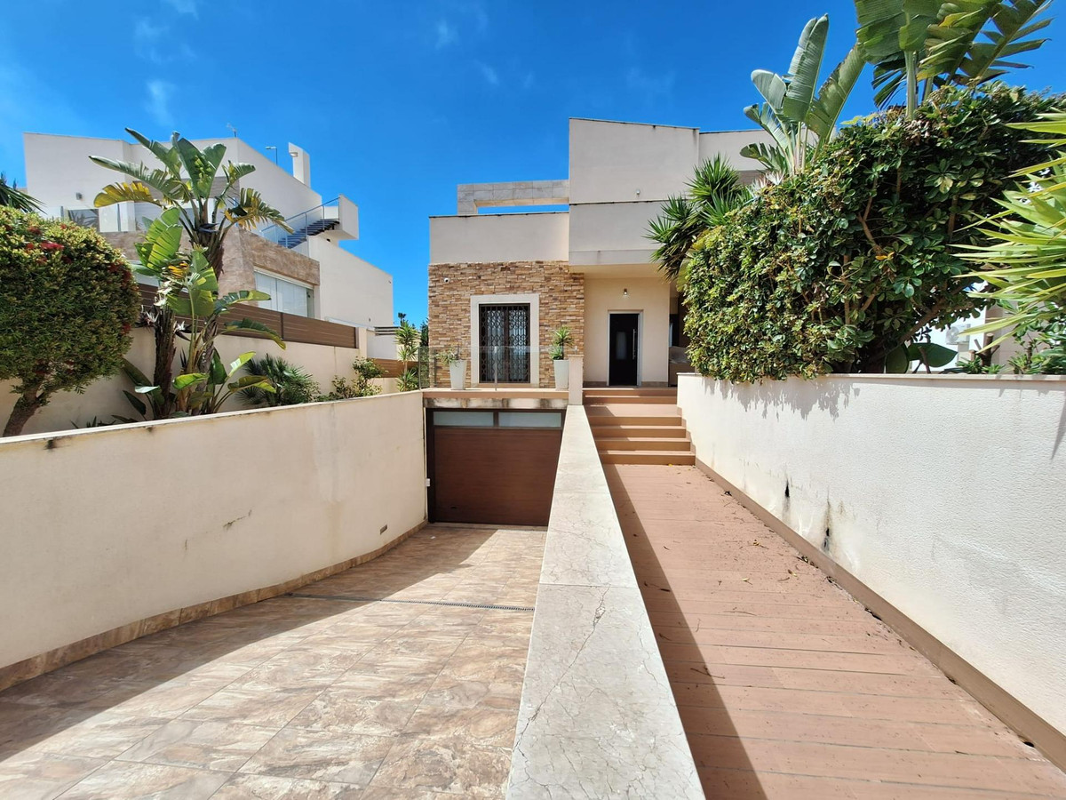2 Bed Townhouse for sale in Torrevieja Costa Blanca, Alicante, Spain