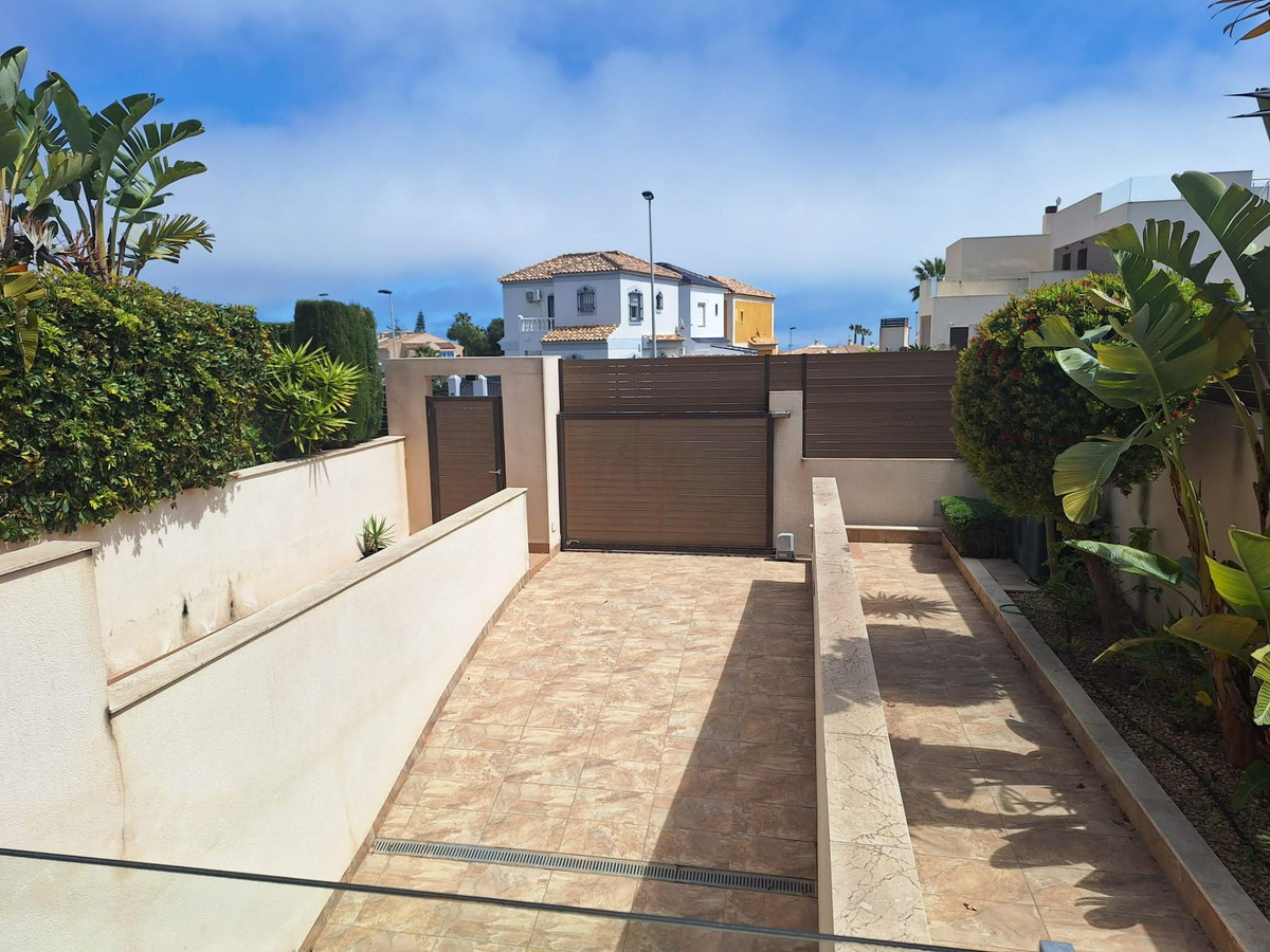 2 Bed Townhouse for sale in Torrevieja Costa Blanca, Alicante, Spain